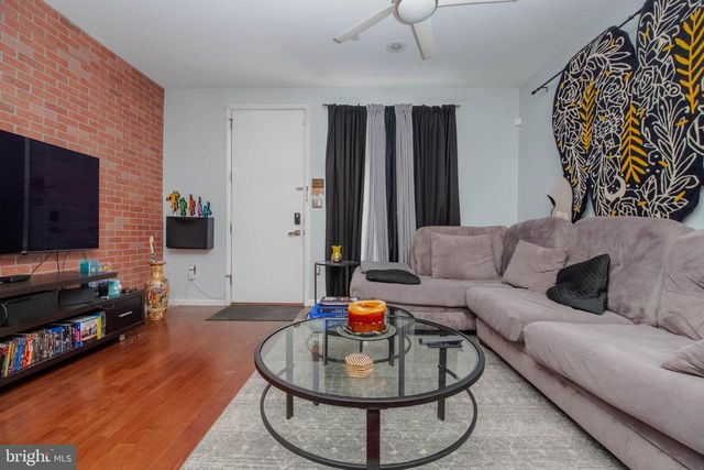 428 E OLIVER ST, Baltimore, MD 21202