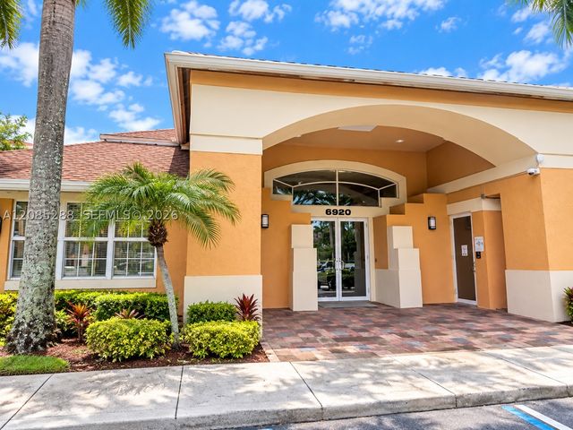 6976 SW 39th St G205, Davie, FL 33314