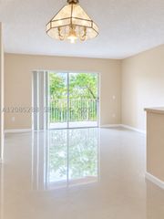 6976 SW 39th St G205, Davie, FL 33314