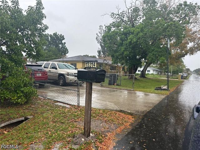 13314 2nd ST, Fort Myers, FL 33905