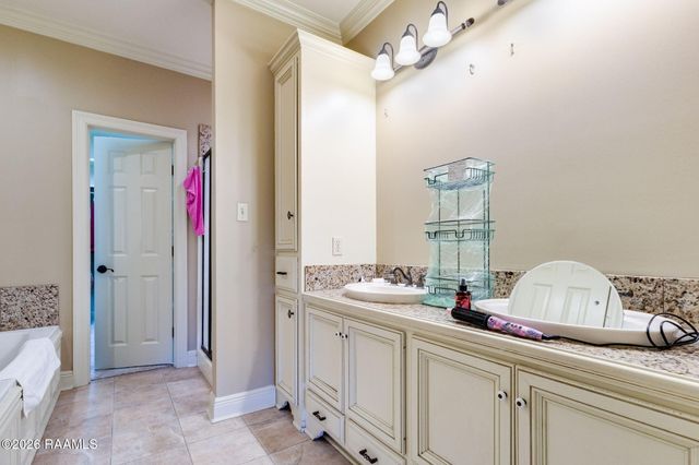 117 Warmstone Bridge Drive, Lafayette, LA 70508