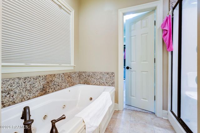 117 Warmstone Bridge Drive, Lafayette, LA 70508