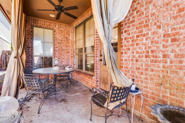 117 Warmstone Bridge Drive, Lafayette, LA 70508