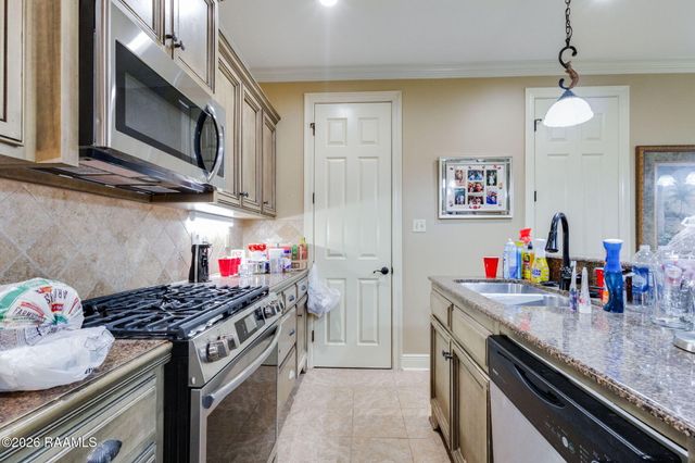 117 Warmstone Bridge Drive, Lafayette, LA 70508