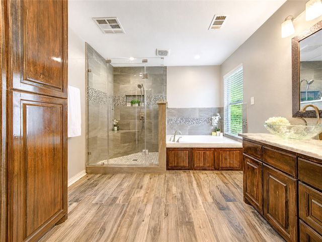 3010 E Legends Bend Drive, Spring, TX 77386