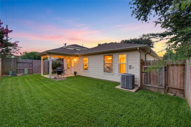 3010 E Legends Bend Drive, Spring, TX 77386