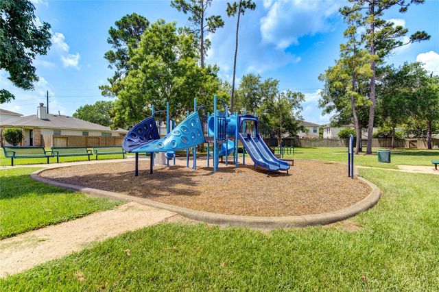 3010 E Legends Bend Drive, Spring, TX 77386