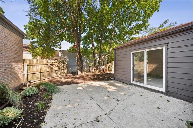 337 Eaton Street, Northfield, IL 60093