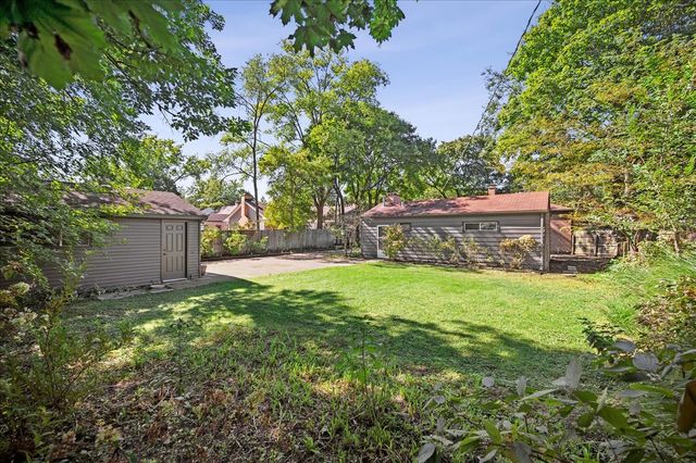 337 Eaton Street, Northfield, IL 60093