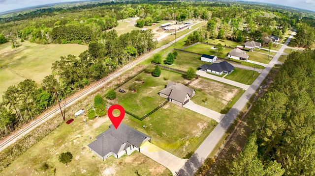 375 County Road 725, Buna, TX 77612
