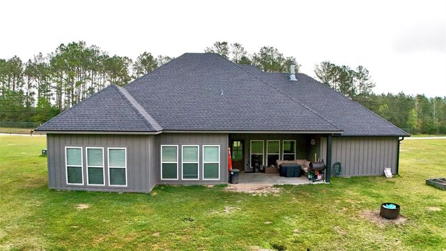 375 County Road 725, Buna, TX 77612