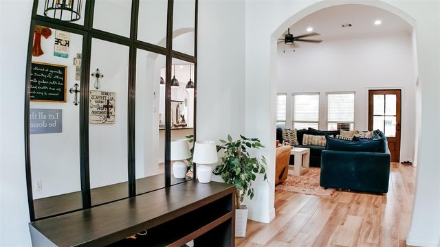 375 County Road 725, Buna, TX 77612