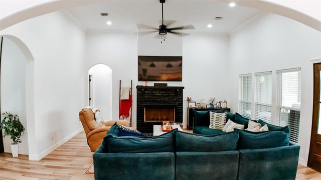 375 County Road 725, Buna, TX 77612