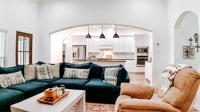 375 County Road 725, Buna, TX 77612