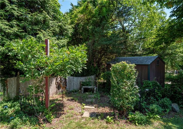 7 Boulevard East Boulevard, Middletown, RI 02842