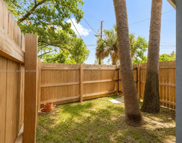 2511 SW 3rd St B- B, Fort Lauderdale, FL 33312