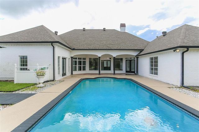 4111 Maidstone Drive, Lake Charles, LA 70605