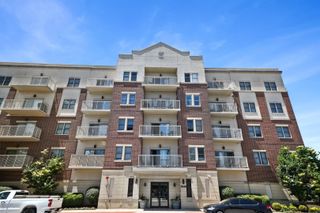 9440 S 51st Avenue 211, Oak Lawn, IL 60453