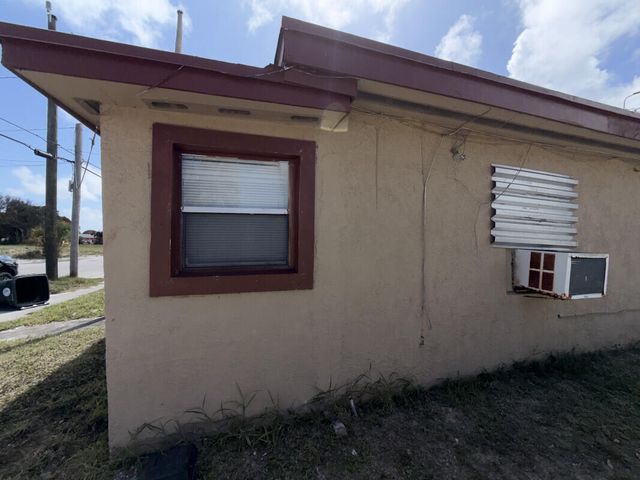 709 N 20th Street, Fort Pierce, FL 34950