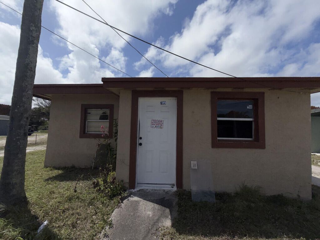 709 N 20th Street, Fort Pierce, FL 34950