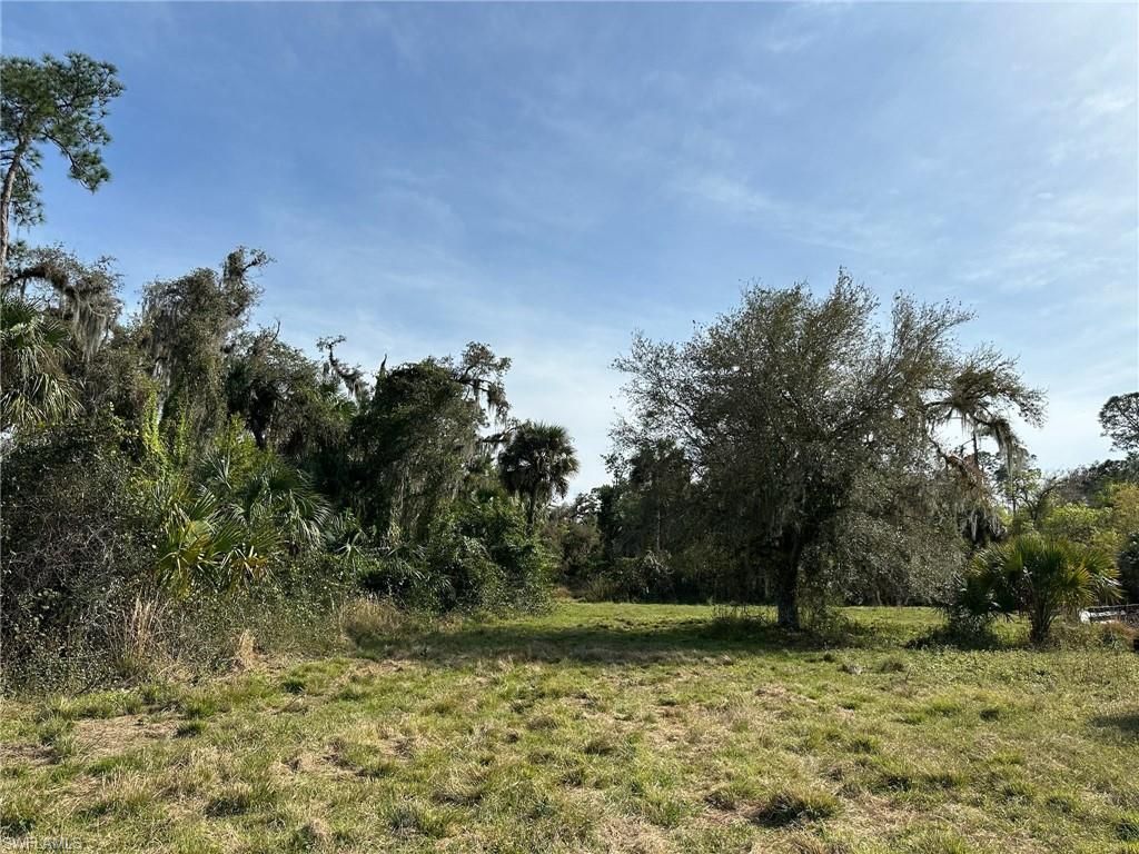 Secretariat DR, LABELLE, FL 33935 — exterior