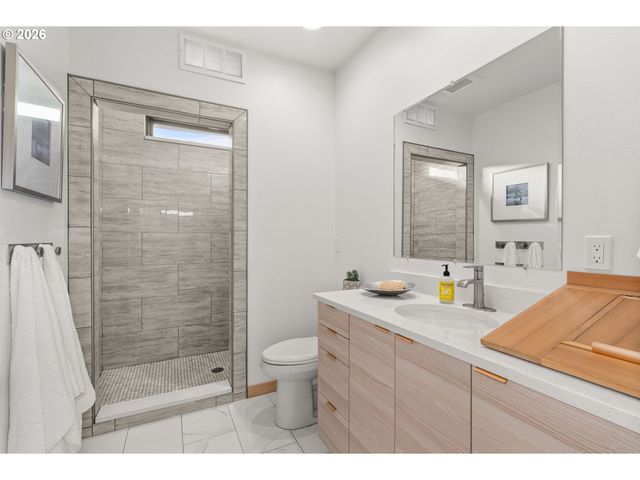 360 SMOKEY VALLEY Rd, Toledo, WA 98591