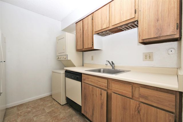 5711 Sugar Hill 95, Houston, TX 77057