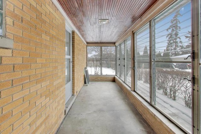 820 N Delphia Avenue, Park Ridge, IL 60068