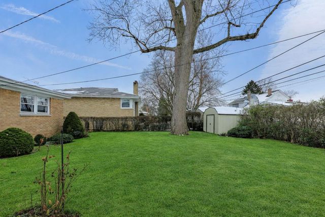 820 N Delphia Avenue, Park Ridge, IL 60068