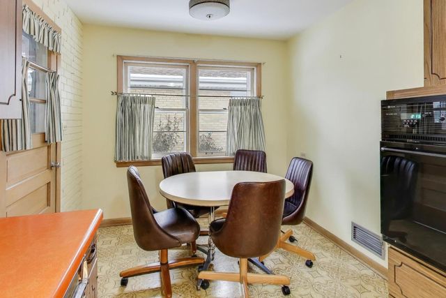 820 N Delphia Avenue, Park Ridge, IL 60068