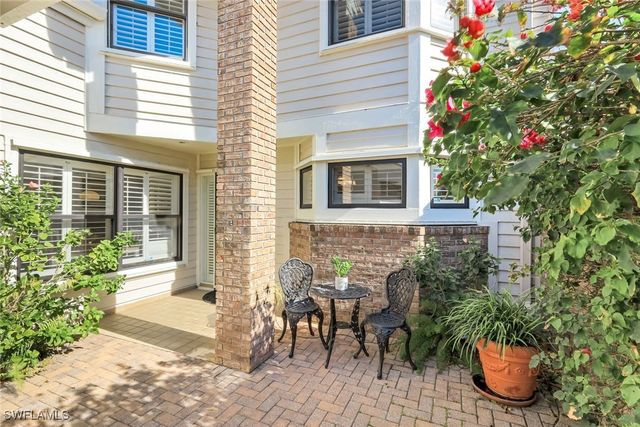 6636 Trident WAY, Naples, FL 34108