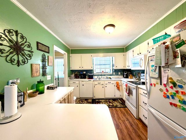 204 Seville Lane, Rainbow City, AL 35906