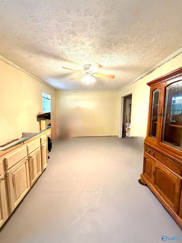 204 Seville Lane, Rainbow City, AL 35906