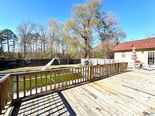 204 Seville Lane, Rainbow City, AL 35906