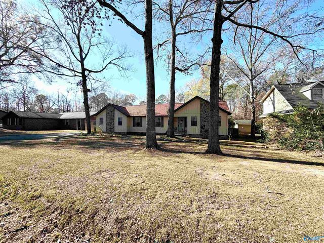 204 Seville Lane, Rainbow City, AL 35906