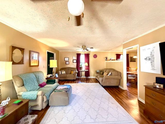 204 Seville Lane, Rainbow City, AL 35906