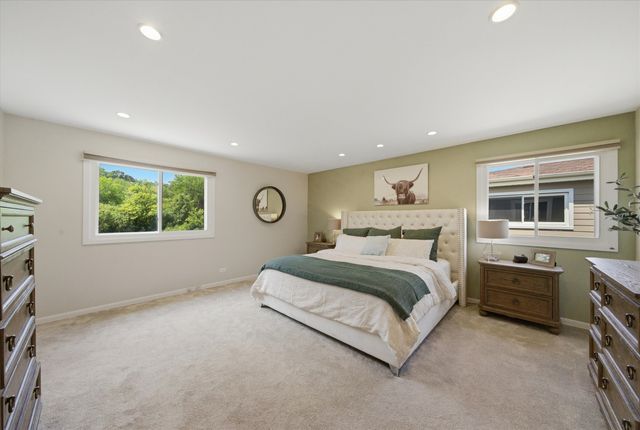 1752 McCraren Road, Highland Park, IL 60035
