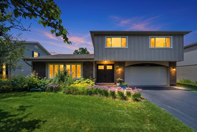 1752 McCraren Road, Highland Park, IL 60035
