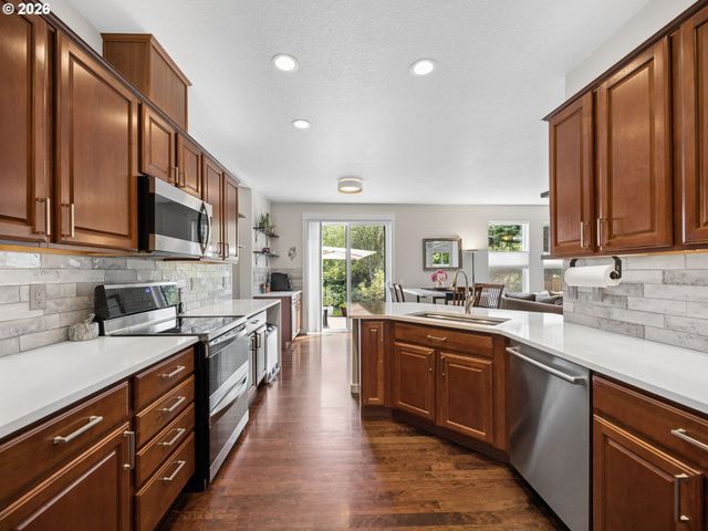 15022 Journey Dr, Oregon City, OR 97045