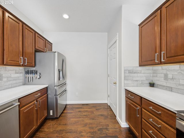 15022 Journey Dr, Oregon City, OR 97045