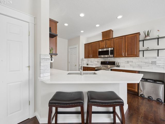 15022 Journey Dr, Oregon City, OR 97045
