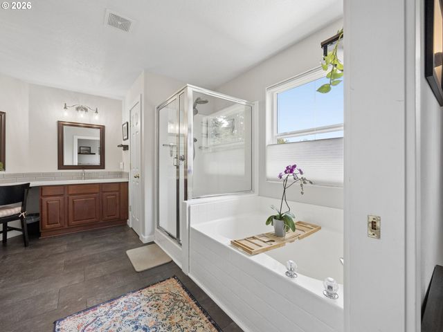 15022 Journey Dr, Oregon City, OR 97045