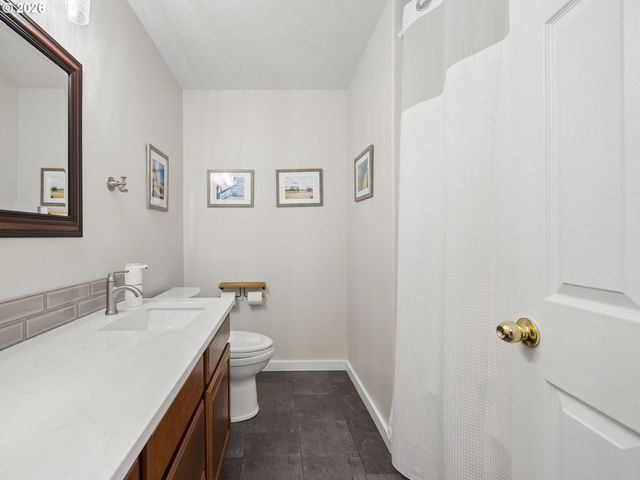 15022 Journey Dr, Oregon City, OR 97045