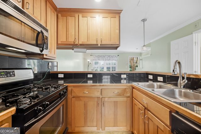 2232 Dunseath Avenue NW APT 203, Atlanta, GA 30318