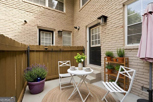 2232 Dunseath Avenue NW APT 203, Atlanta, GA 30318
