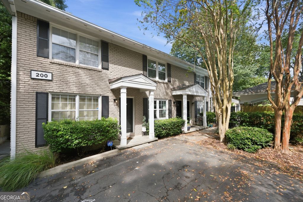 2232 Dunseath Avenue NW APT 203, Atlanta, GA 30318 — photo 2