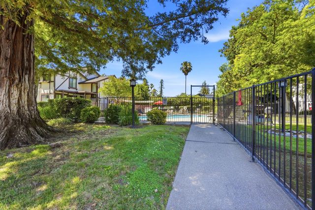 2539 Exeter Square Ln, Sacramento, CA 95825