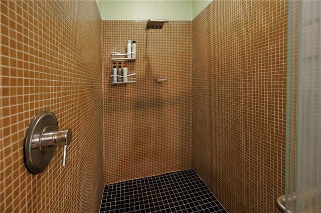 130 Arizona Ave NE 305, Atlanta, GA 30307