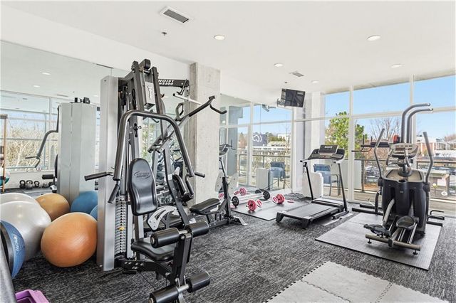 130 Arizona Ave NE 305, Atlanta, GA 30307