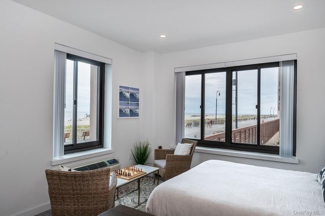 100 W Broadway 1H, Long Beach, NY 11561